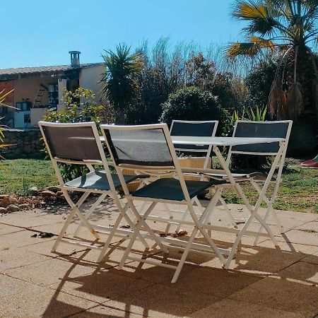 Joli Gîte d'entressen dans Mas en campagne avec piscine jeux d'extérieurs pour enfants terrain de pétanque Exterior foto